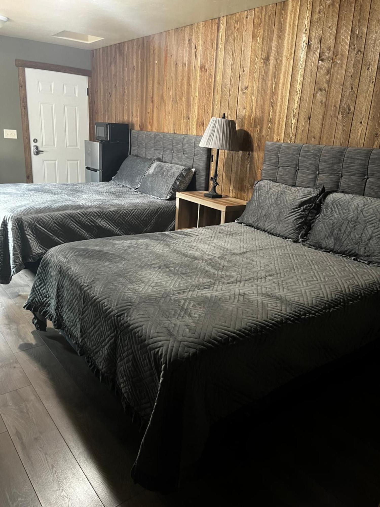 Parkway Yellowstone Guest House Room #2 Gardiner Exterior foto